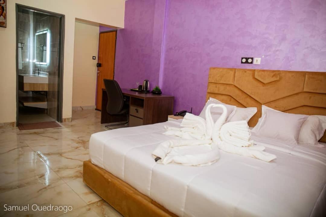 Complexe Hotelier And Ouagadougou Exterior photo