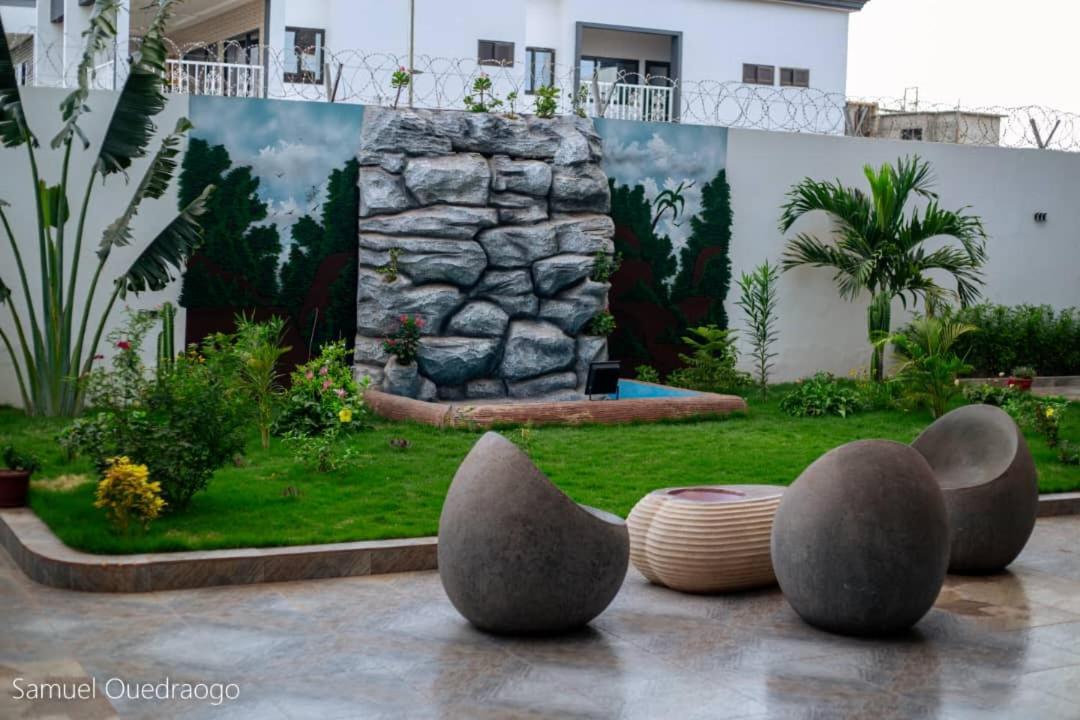 Complexe Hotelier And Ouagadougou Exterior photo